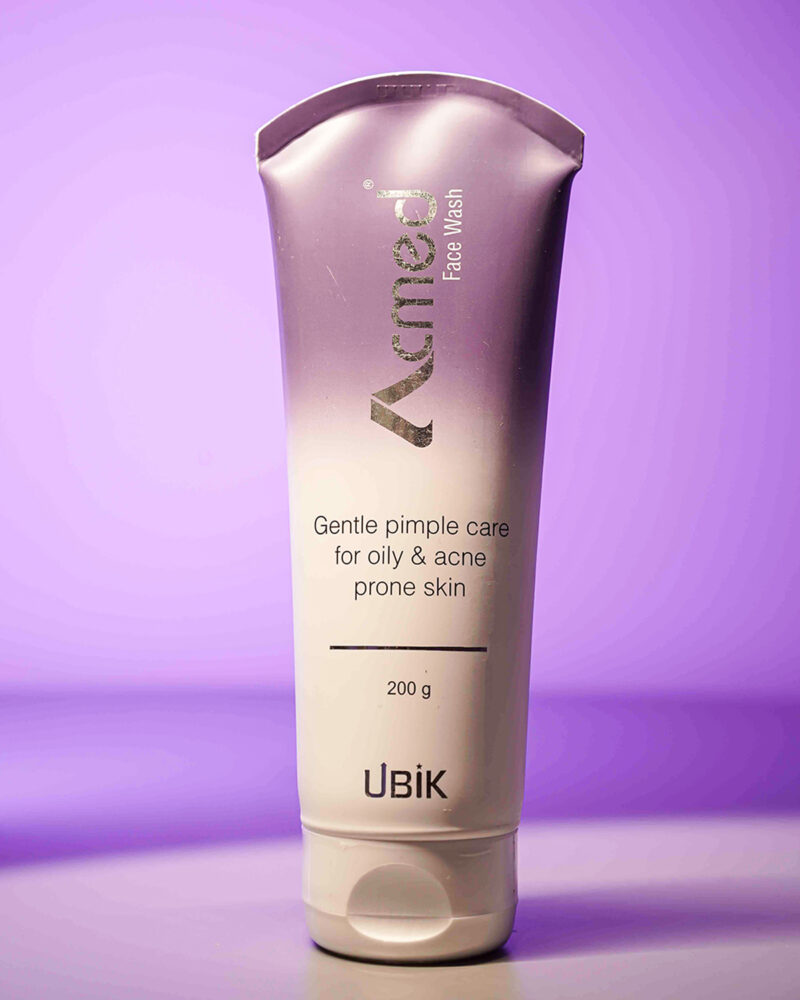 Acmed Cleanses & lightens